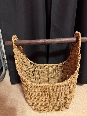 Handwoven Natural Seagrass Magazine Basket with Dark Wood Dowel